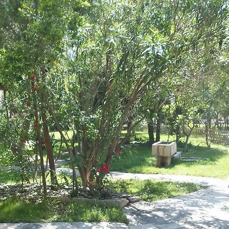 Aparthotel Lysistrata 2*