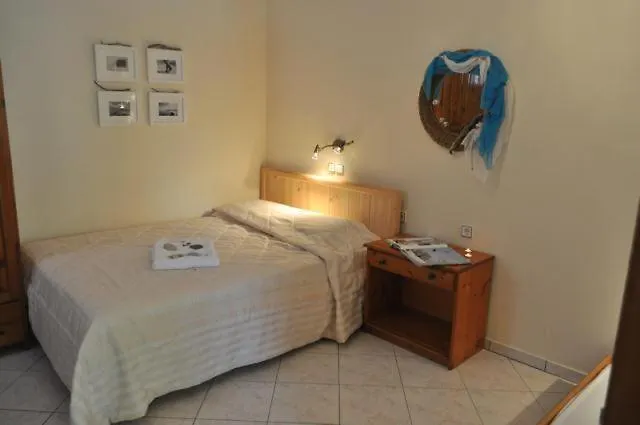 Lysistrata アパートホテル 2*